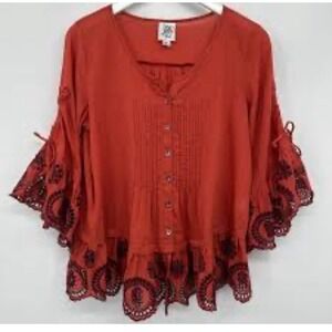 Ivy Jane embroidered eyelet shirt